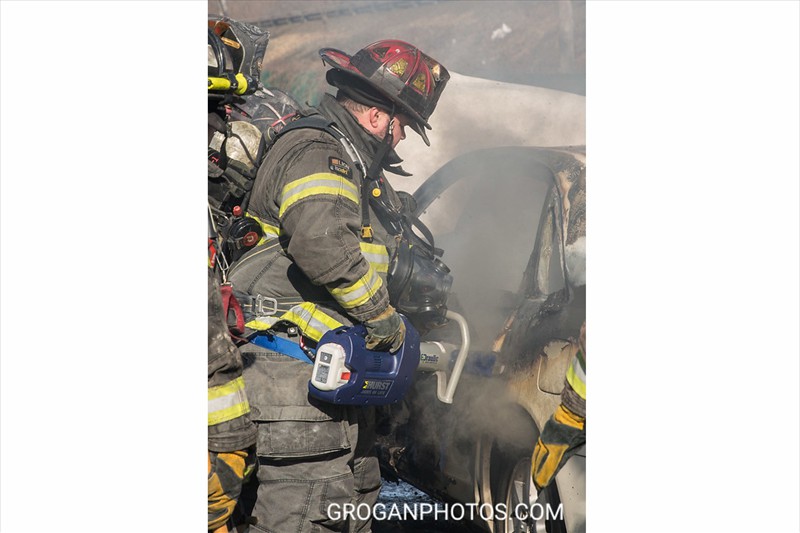 LFD Sunrise car fire 1f 032419