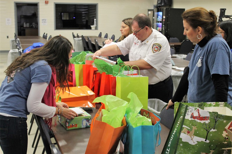 OWW trip 1l 120916 gifts prepared