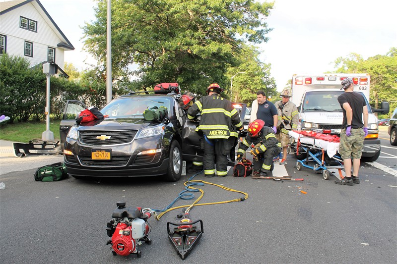 LFD accident peninsula 8 080417