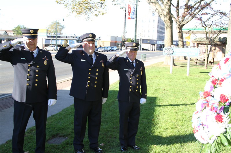 Chief E Hynes on Memorial Day4 2013