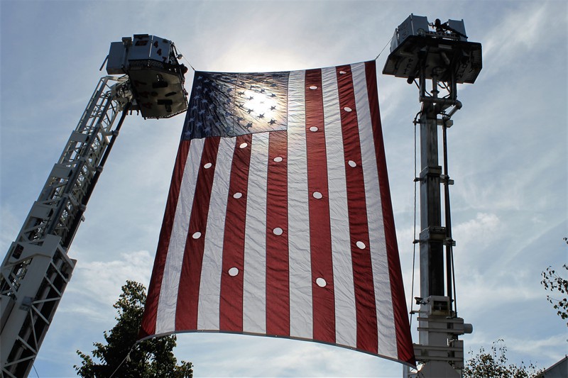 mcd9h 083016 flag sun