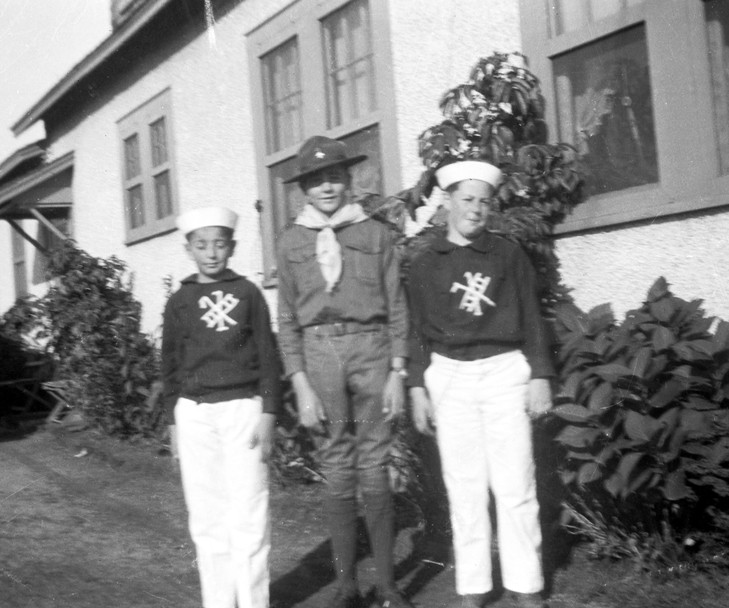 Juniors 1920 5 Rescue juniors with        BS